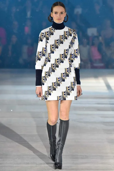 Look 44